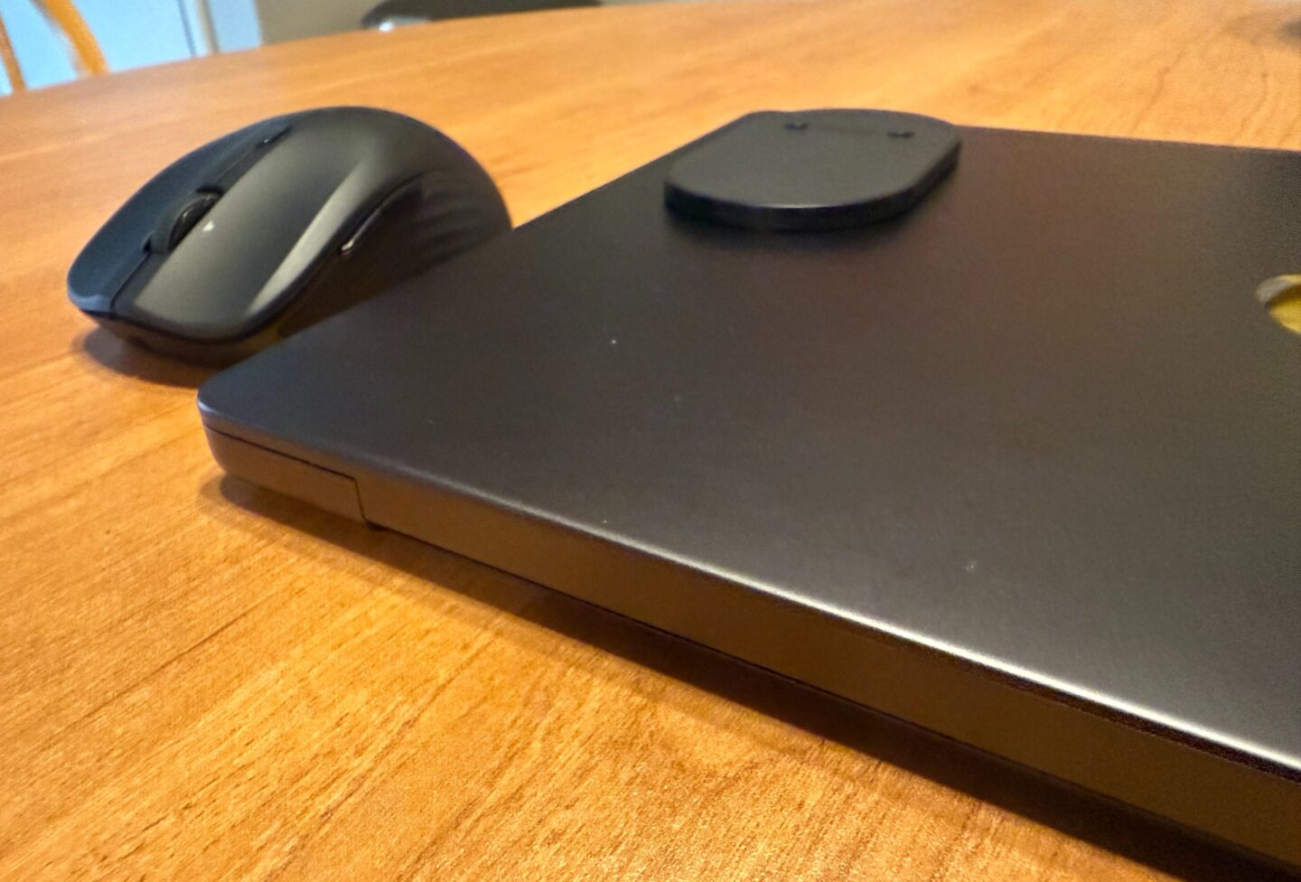 thickness of MagMouse base on MBP