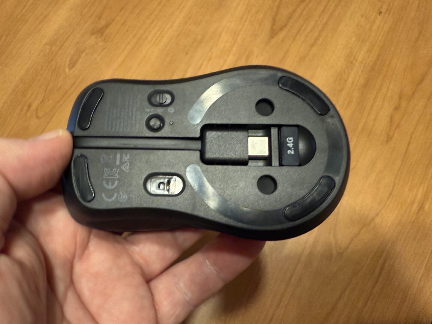 ESR MagMouse underside with USB-C charging cable