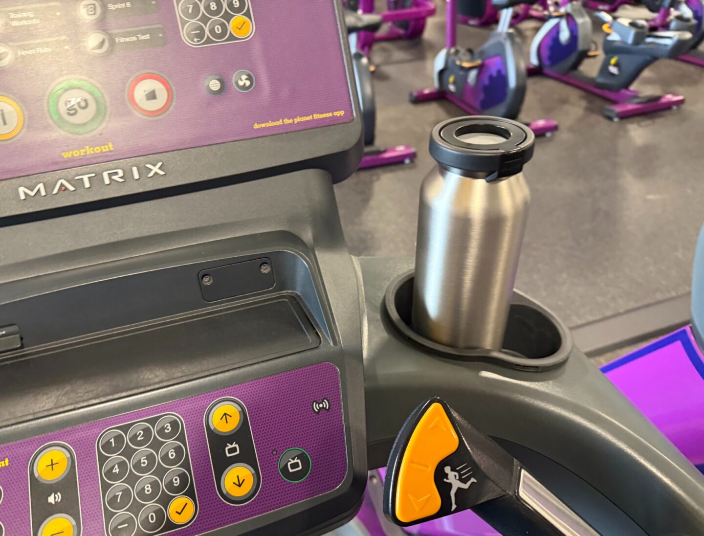 Reevus bottle at gym
